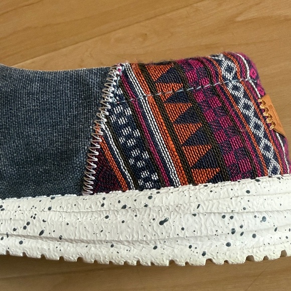 HEY DUDE WOMENS WENDY FUNK BAJA DENIM LOOK SLIP ON WALKING SHOE CASUSL SZ 8 - Picture 10 of 12